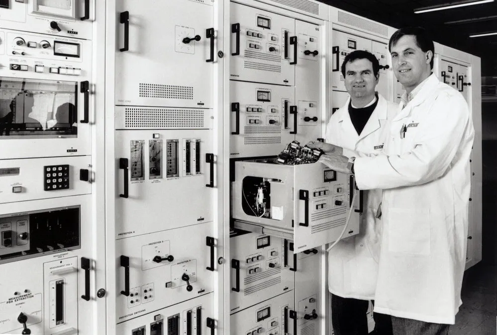 Alcatel; power feed equipment for the Pacrim East submarine optical fibre cable.