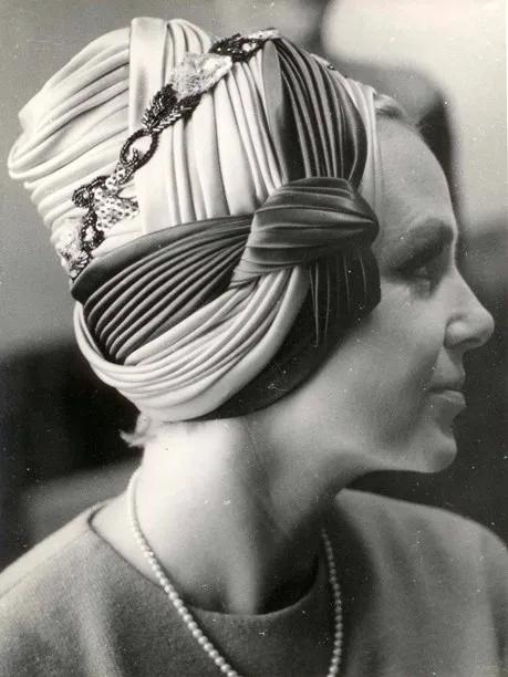 Softly draped head-hugging hat