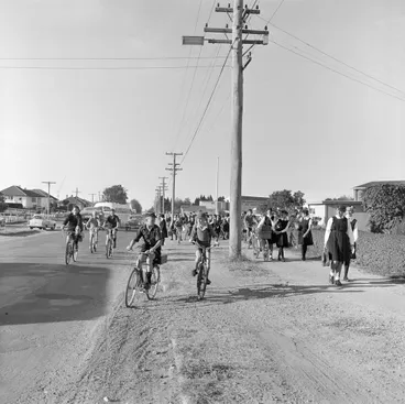Image: School children on bikes