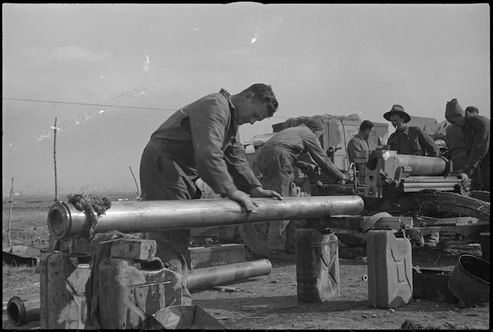 New Zealand Artillery gunners on maintenance in the Volturno Valley area, Italy, World War II - Photograph taken by George Kaye