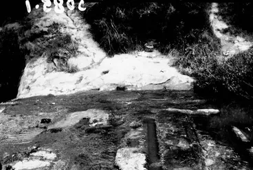 Image: Swanson's holding dam, tidal head of Huruhuru Stream.