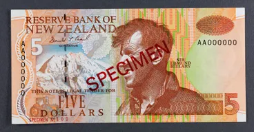 Image: Reserve Bank of New Zealand 1992 Five Dollars Fifth Series Specimen