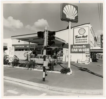 Image: Town Hall Service Station