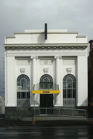 Pt.Chev: ASB Bank Image: Pt.Chev: ASB Bank