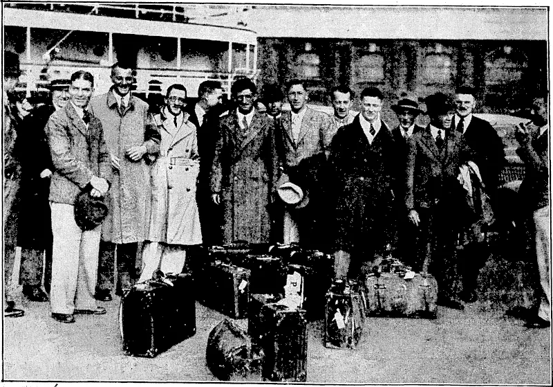 Evening Post" Photo. UNIVERSITY FOOTBALLERS ON^ THEIR WAY TO JAPAN.-So^ Island members of the New Zealand .University Rugby team, to ZtlTc aTnVf^y t^T'5 lTd StÂ€amer *" mo/i" Sand were met at the wharf by members of the New Zealand UniJJyTgbr riltai?hoZ> ,L(l* ' a'fÂ°rmer PreStuPPc ZenlandÃŸ"sbyVmon, who is travelling with the team to Japan, is at the nghlof[the front row (wuk coat,on arm), andMr.G. Parsons, captain of the touring team, is. third from the right in the front, row (Evening Post, 21 December 1935)