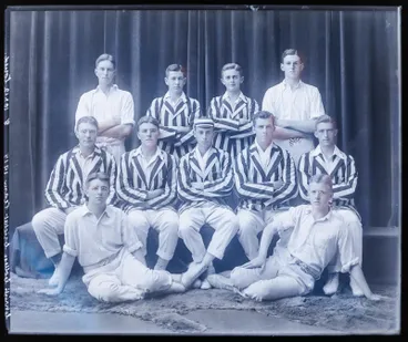 Image: Glass Plate Negative: Christ's College, Cricket Team, 1918
