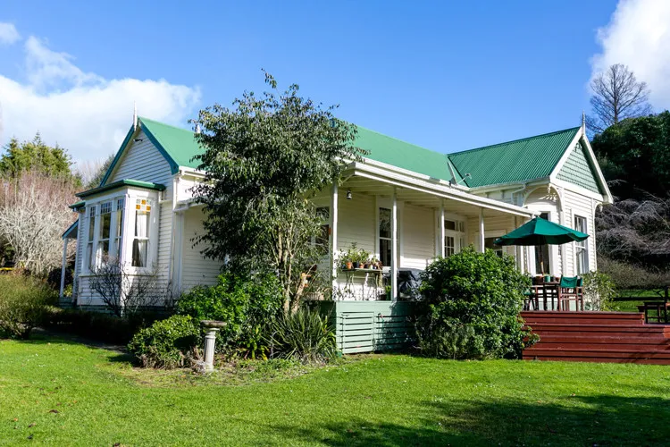 Tuarua House, 93 Vivian Street - moved to 141 Junction Road (Built in 1905)