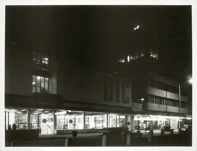 D.I.C. Shop, Garden Place, Hamilton