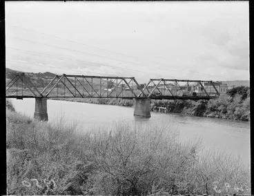 Image: Demolition of old Hutt bridge