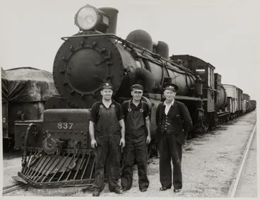 Last train at Moutohora Image: Last train at Moutohora