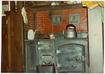 Image: Coal Stove, 53 Dyers Pass Road