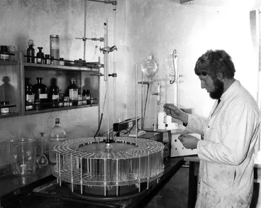 Image: 1970s Lincoln College laboratory