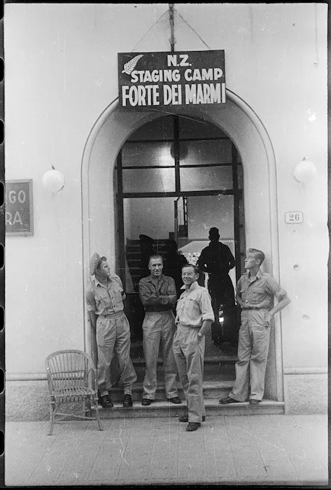 New Zealanders at No 1 Staging camp in Italy, for soldiers taking leave to the United Kingdom - Photograph taken by Mr J Murphy