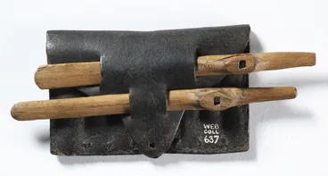 Image: Uhi ta moko (tattooing instruments)