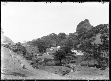 Image: Farley's Boarding House, Karekare, 1915