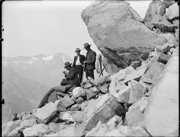 Image: Pringle, Thomas, 1858-1931 :The Hochstetter Bivouac, 6,977ft