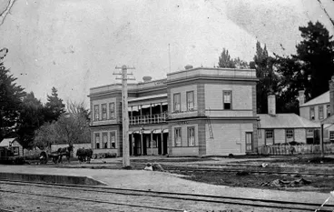 Image: Harris Hotel at Huntly