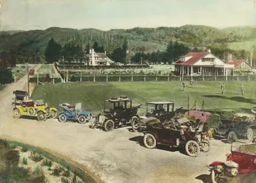 Image: Golf; Heretaunga course car park and Golf Road.