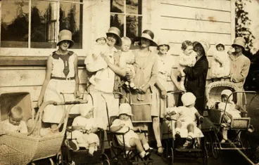 Northcote Plunket mothers and children. Image: Northcote Plunket mothers and children.