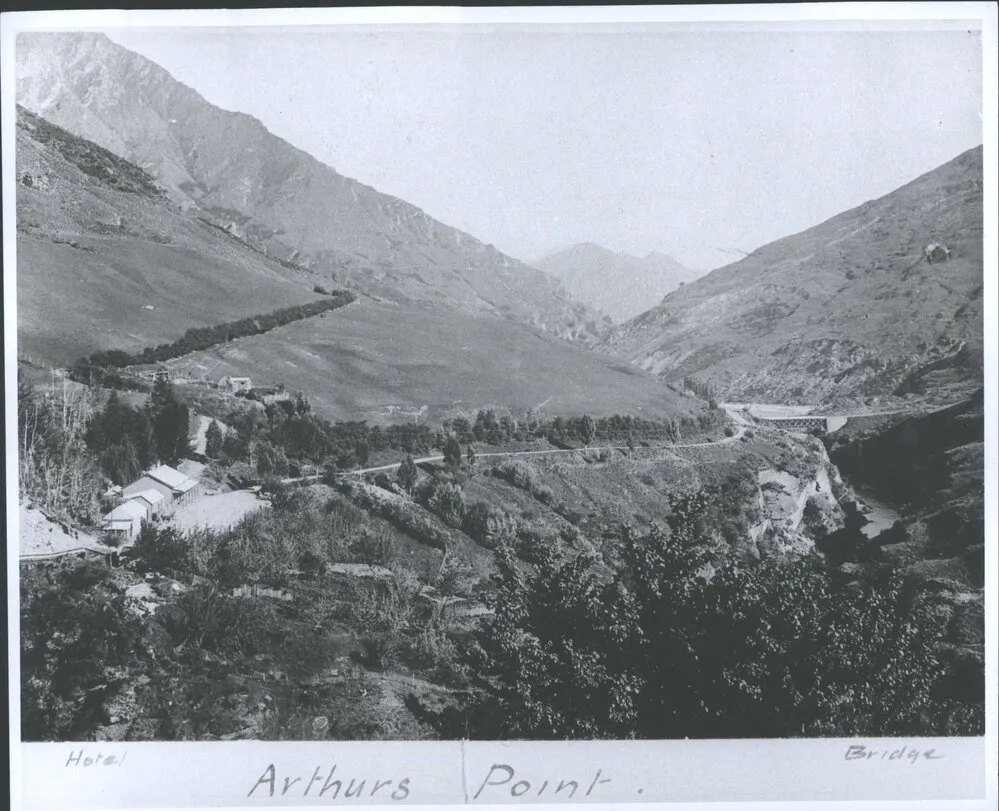 Arthur's Point, Bridge far right