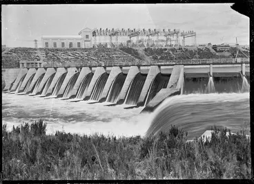 Image: View of the Arapuni Dam and power station, 1929.