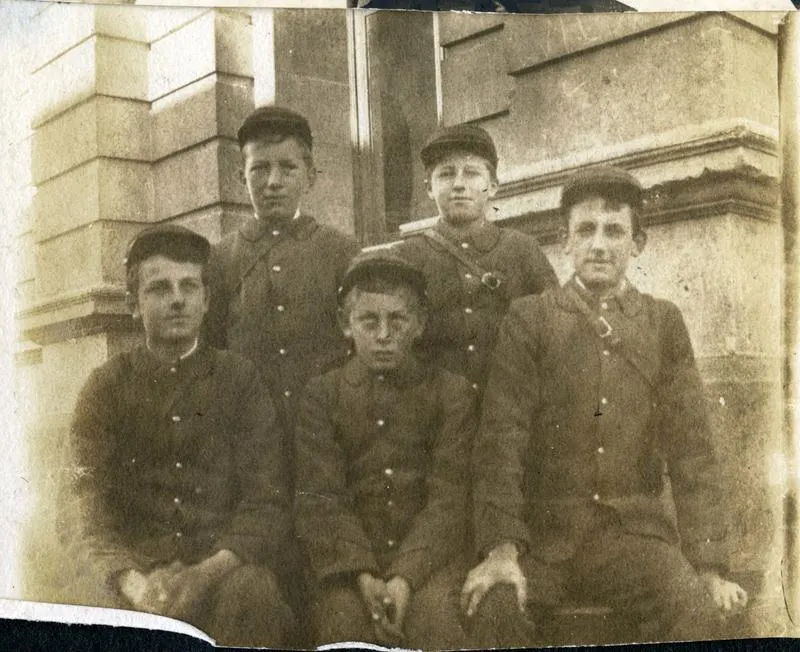 Letter carriers, Post and Telegraph Office Oamaru.