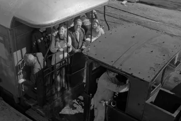 Image: Photograph of locomotive F 185