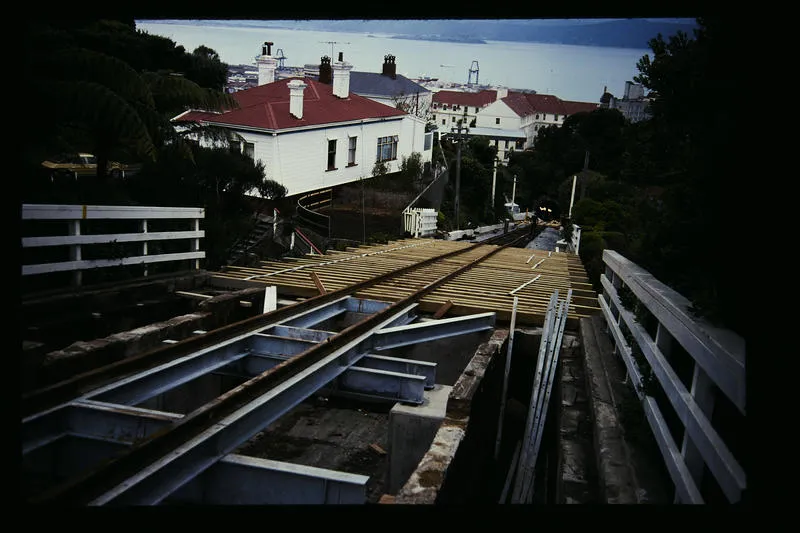 New track for new cable cars from Kelburn