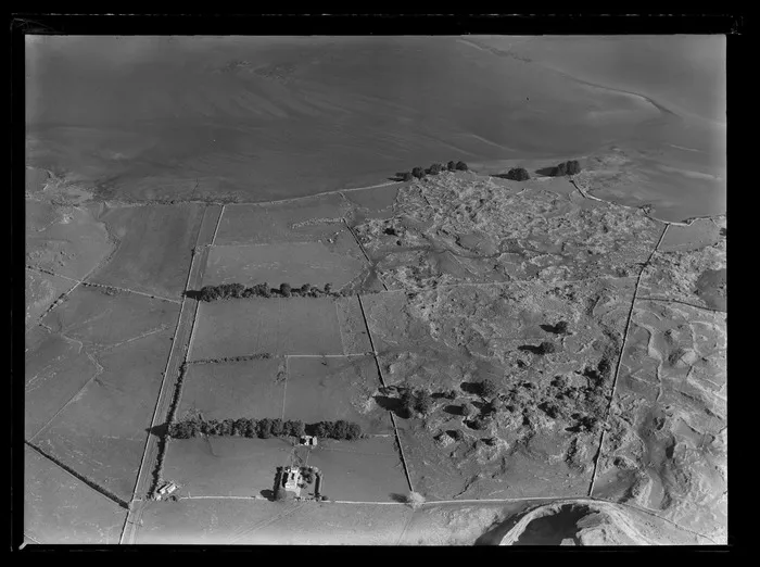 Mr K K Montgomerie's farm at Ihumatao, Mangere, Auckland