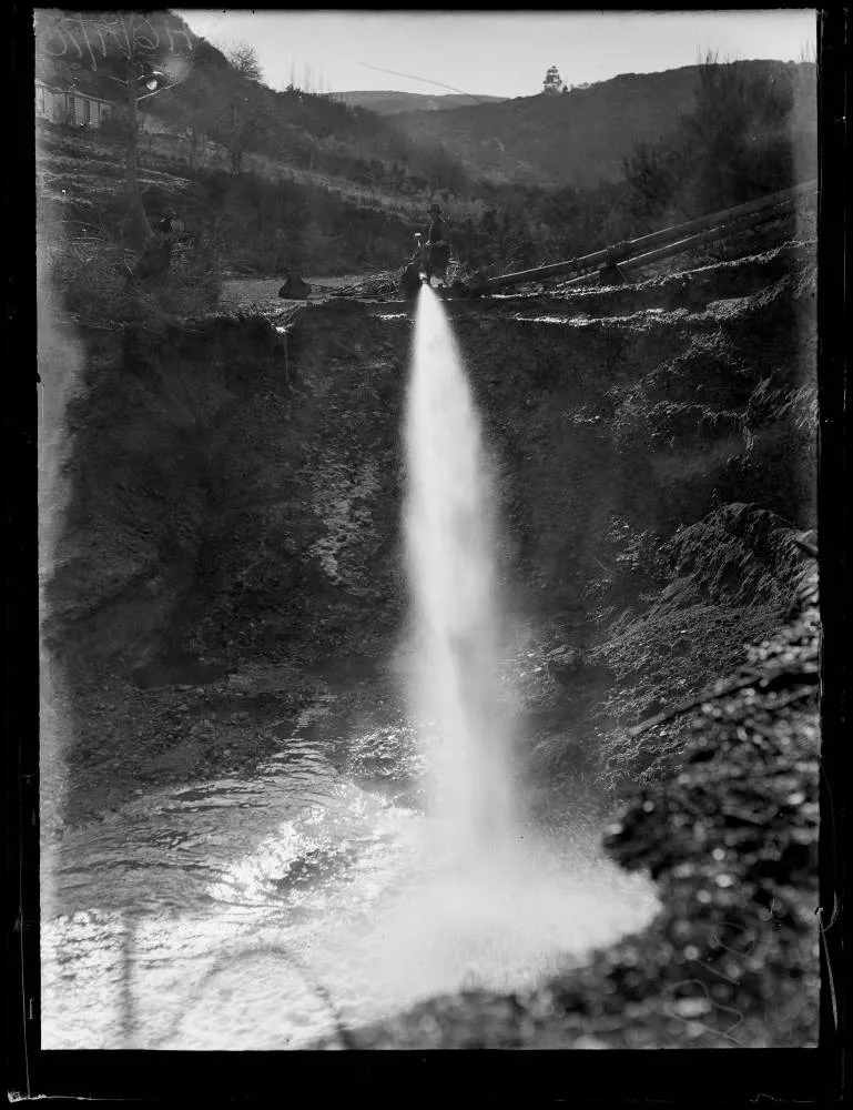 Gold mining at Gabriel's Gully, Otago