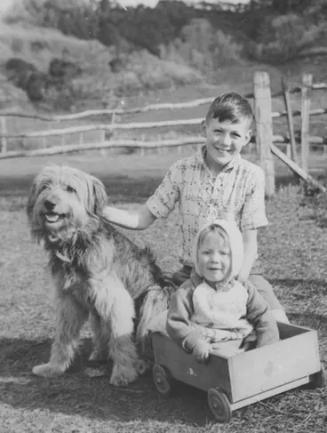 Image: Group portrait of two children