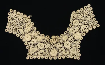 Image: Irish crochet collar