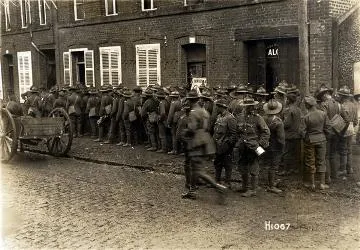 Soldiers queuing outside a canteen : Digital image