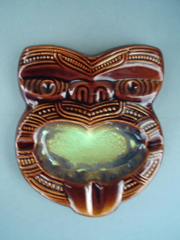 Ashtray - tiki shape