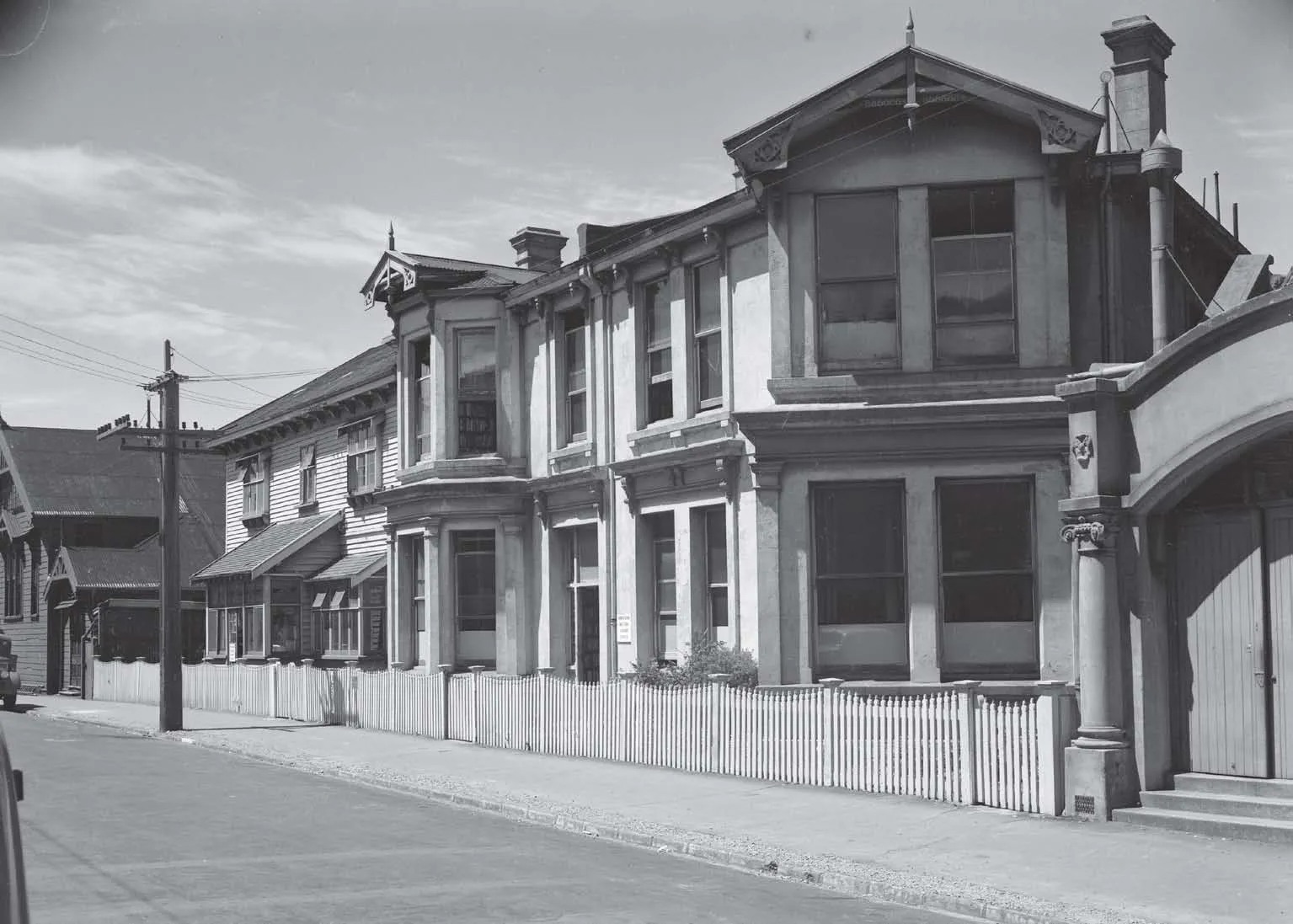 Houses in Sydney Street East, Wellington, home of the headquarters of the National Library Service. Alexander Turnbull Library, F-30004-1/2
