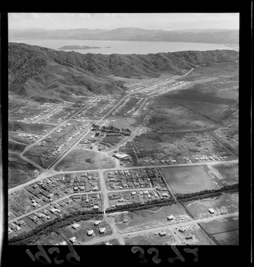 Image: New shopping block at Wainuiomata, Wellington