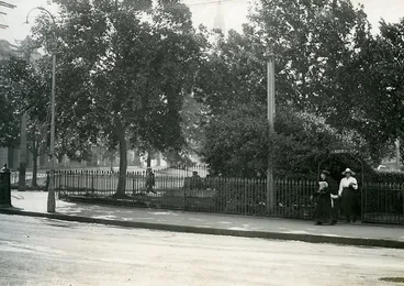 Image: Octagon Comfort Station - Women's Entrance 1919