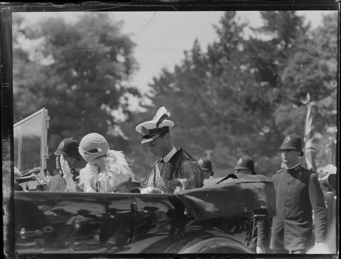 Duke and Duchess of York with huia feathers in their hats after a reception