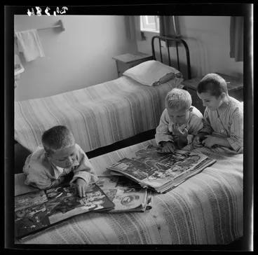 Image: Patients of a Polish refugee camp's hospital, Pahiatua