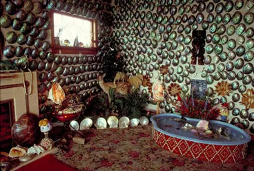 Image: The Flutey's living room, Bluff.