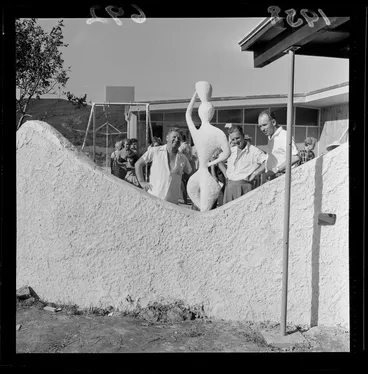Image: A sculpture at the Wainuiomata Parade of Homes