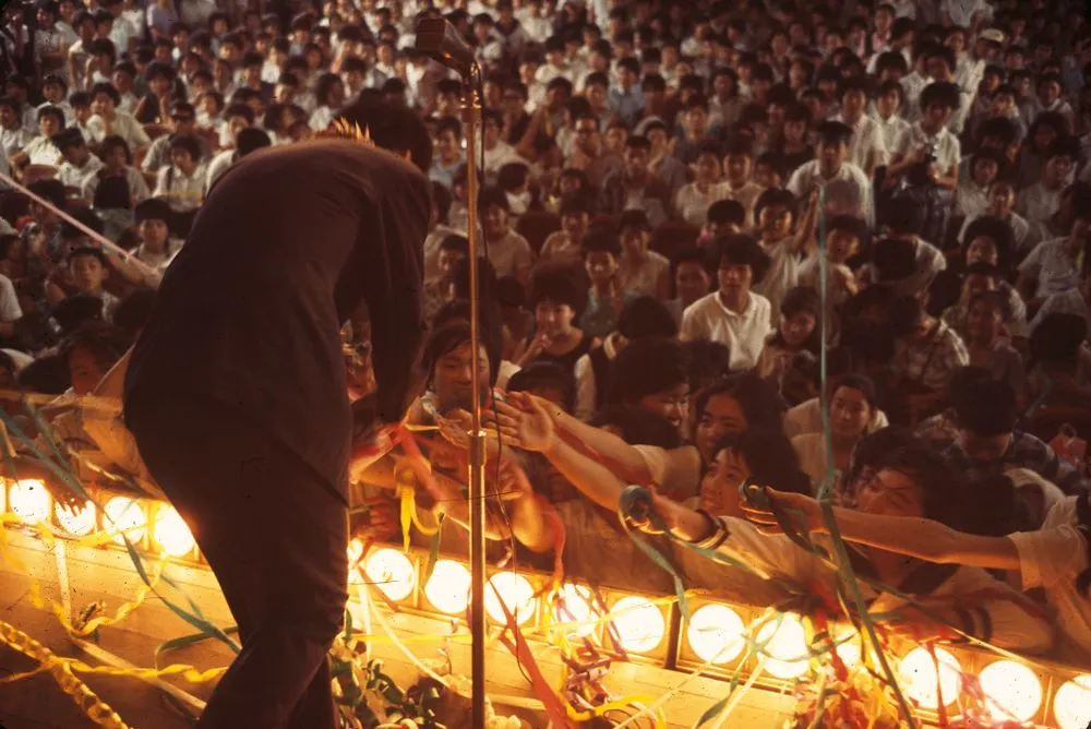 Japan Series: Teenage Singer