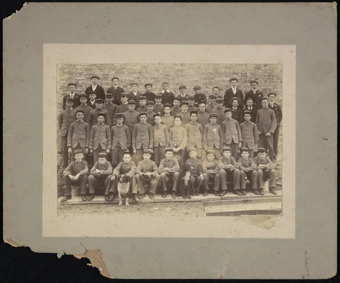 O'Leary, Joyce, active 2000: Post office telegraph runners, Wellington, 1903