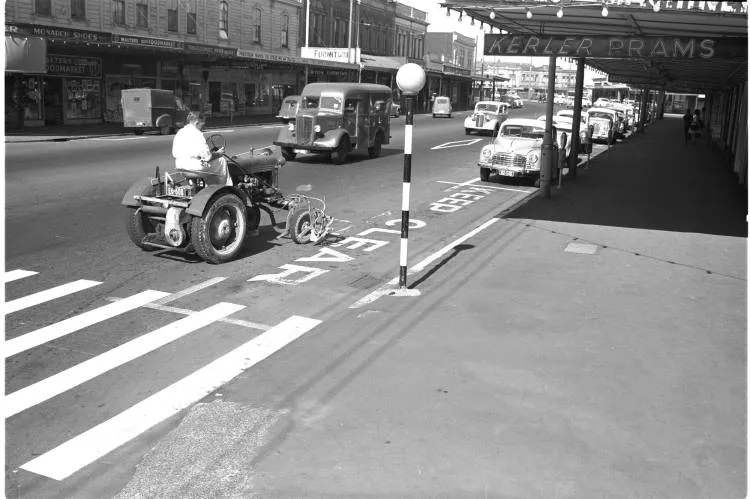 Street painter, Karangahape Road, Auckland Central, 1960