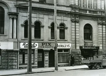Image: Stock Exchange building, Bond Street 1952