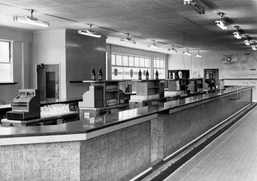 Hotel Bar at Tokoroa Image: Hotel Bar at Tokoroa