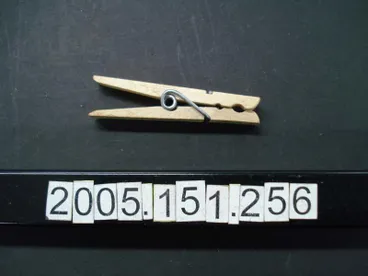 Image: Clothes Peg: Wooden