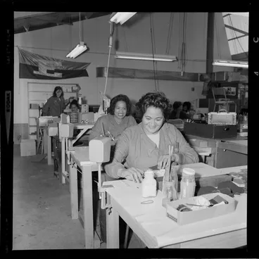 Image: Workers at Tatra Leather factory, Wainuiomata, Lower Hutt