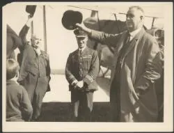 Mayor of Auckland, George Baildon, leading the cheers for Charles Kingsford Smith, Auckland, New Zealand, September 1928
