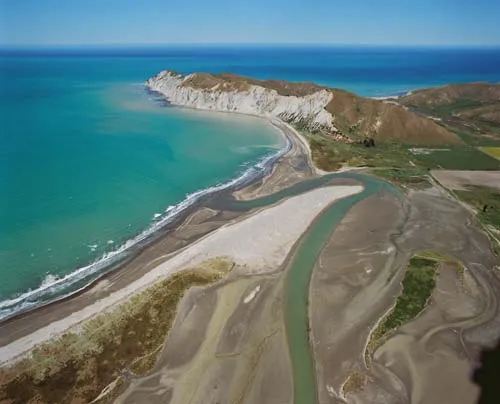 Tūranganui-a-Kiwa, Te Kurī-a-Pāoa and the Waipāoa River